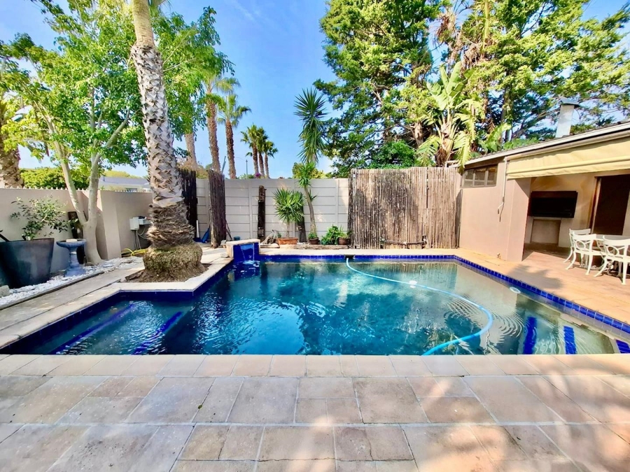 4 Bedroom Property for Sale in West Beach Western Cape